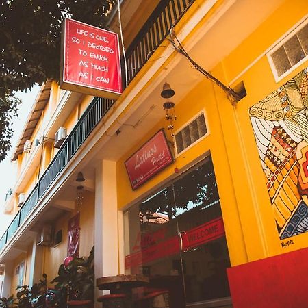 Latinos Hostel Siem Reap Bagian luar foto