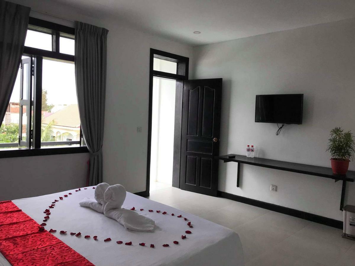 Latinos Hostel Siem Reap Bagian luar foto